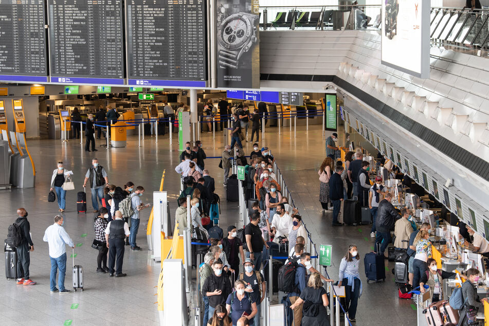 Der Frankfurter Flughafen profitierte von der Öffnung der USA für Touristen.