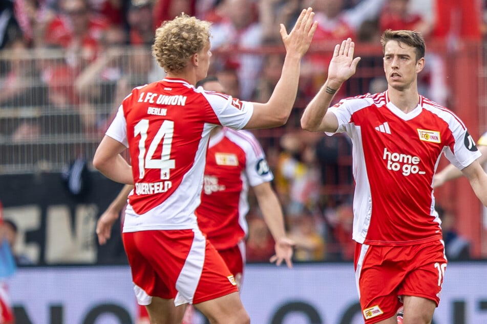 Vergangene Saison liefen Janik Haberer (30, r.) und Leopold Querfeld noch ohne Streifen auf.