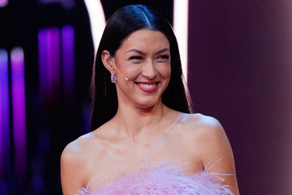 Gewohnt gut gelaunt ist Rebecca Mir (33) das Heilfasten angegangen. Doch dann stellte sich diese Challenge als schwieriger heraus als gedacht.