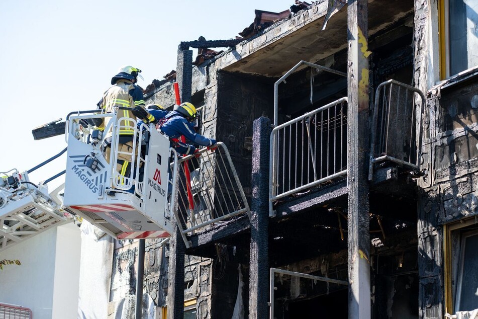Brand in fränkischer Senioren-Wohnanlage: Gebäude evakuiert, 250 Retter im Einsatz