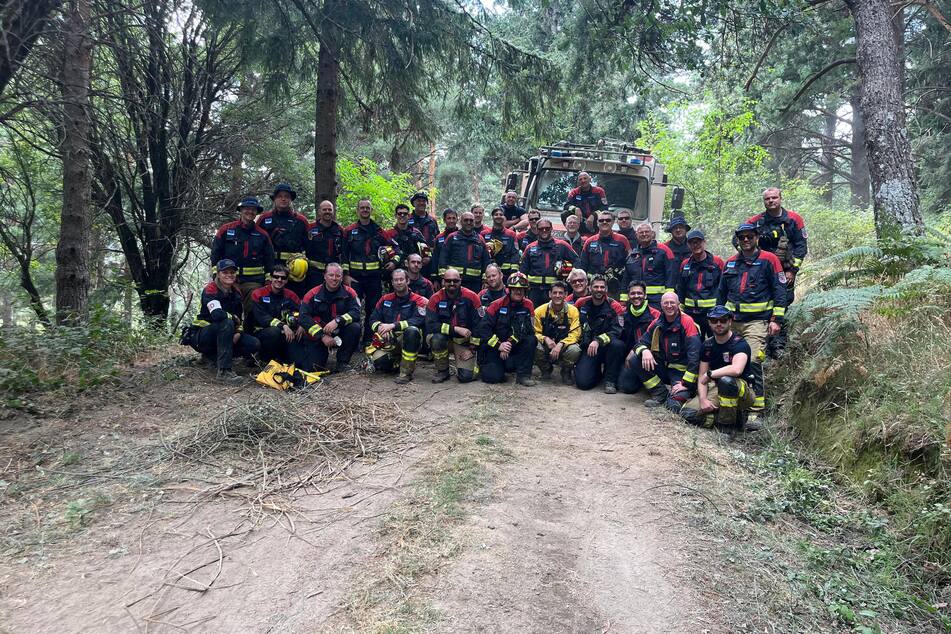 Ein ganzes Team von Feuerwehrleuten aus Bonn und umliegenden Städten in NRW unterstützt gerade Spanien im Kampf gegen die schweren Waldbrände.