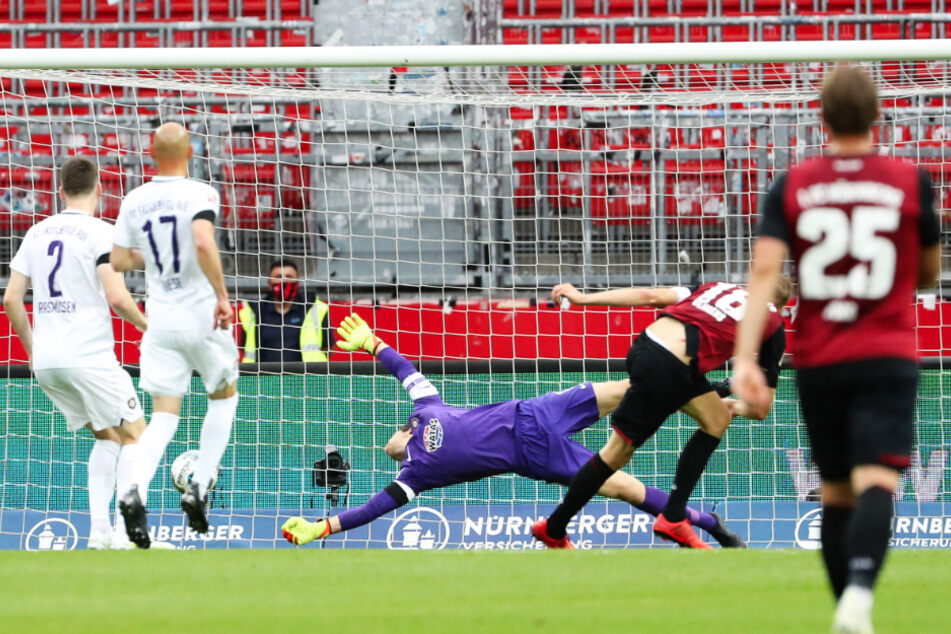 FCE-Schlussmann Martin Männel (M.) ist aufgrund der 5. Gelben Karte für die Partie gegen den SV Darmstadt 98 gesperrt.