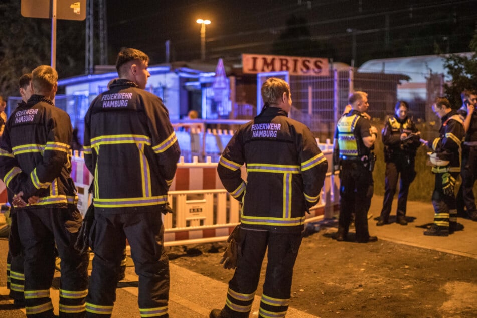 Polizei und Feuerwehr waren mit zahlreichen Einsatzkräften vor Ort.