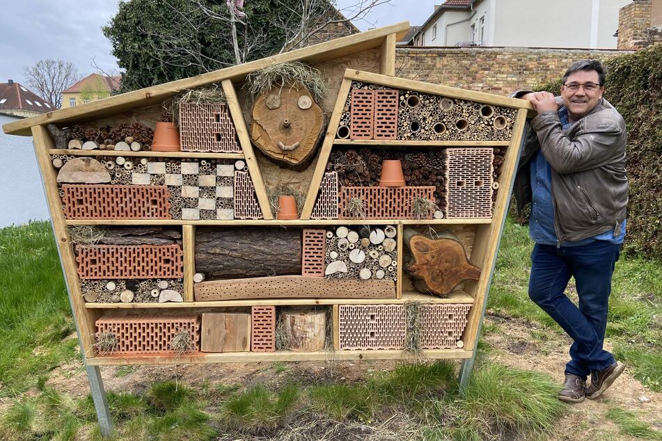 Daniel Grahl hat das Insektenhotel gemeinsam mit einem Freund gebaut.