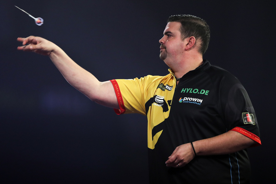 Gabriel Clemens (37), als Achtelfinalist bester Deutscher in der Darts-WM-Geschichte, ist am Dienstag gescheitert.