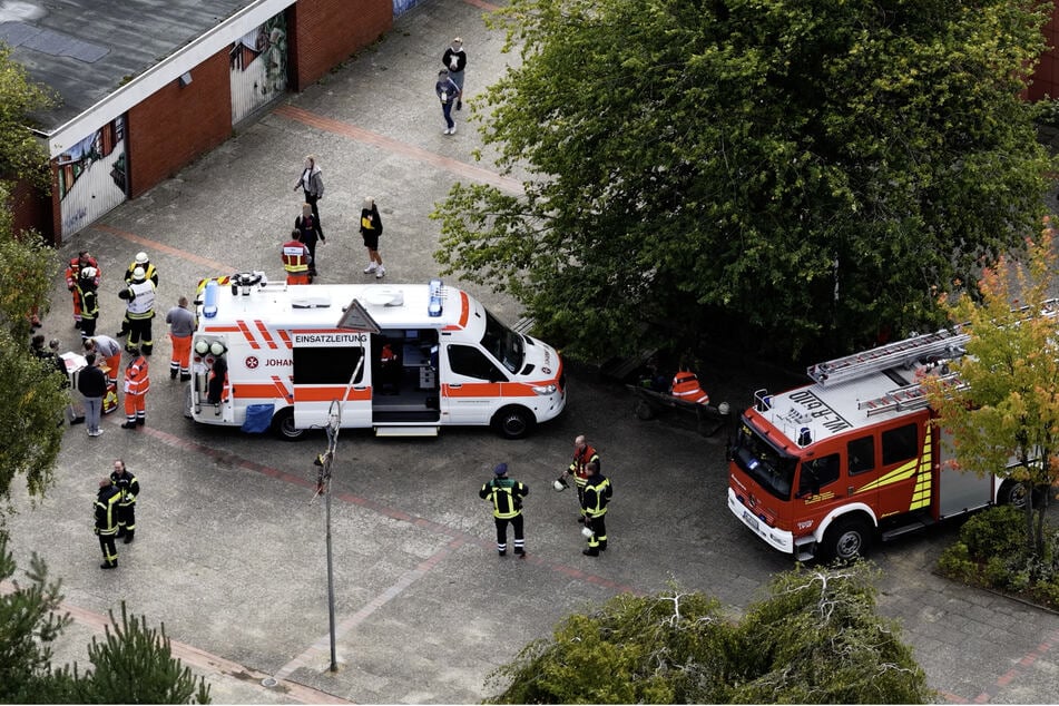 Über 100 Einsatzkräfte eilten zur Oberschule Salzhausen.