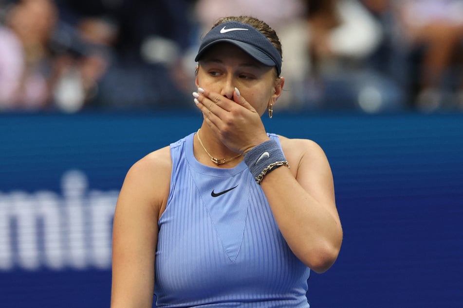 Amanda Anisimova punched her ticket to the US Open semifinals with a decisive 6-4, 6-3 win on Wednesday.