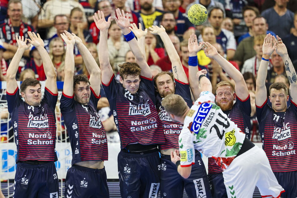 Dem Handball-Meister stehen zwölf Spiele in einem Monat bevor.