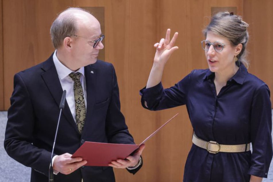 Nach Polit-Beben: Schäffer als neue Flucht- und Familienministerin für NRW vereidigt