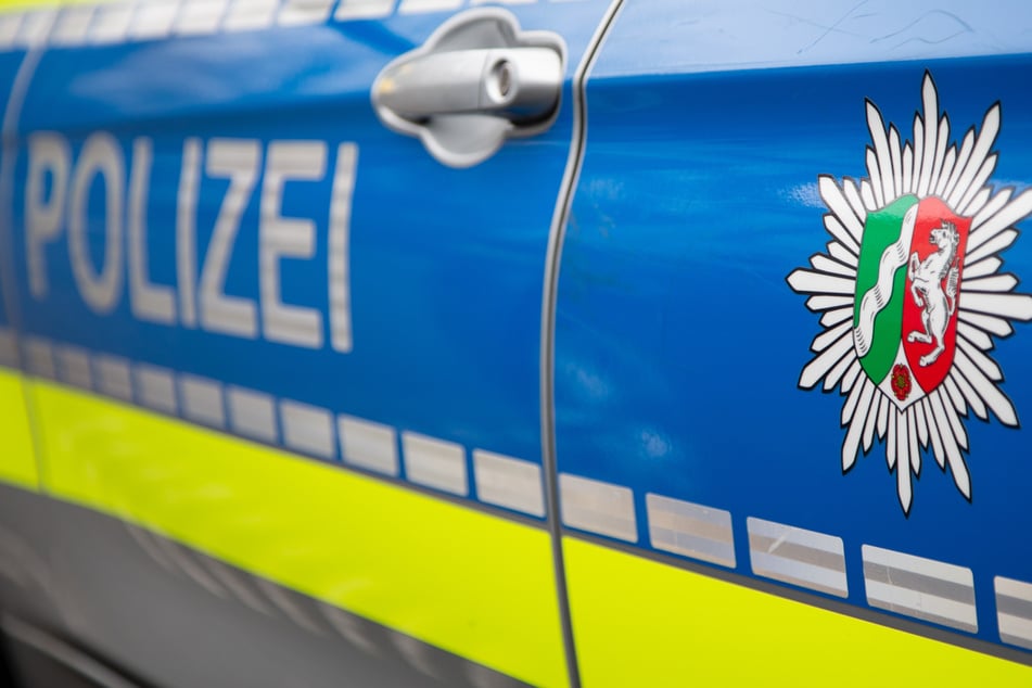 Warum der Unbekannte auf das Ladenlokal geschossen hat, wird nun durch die Polizei ermittelt. (Symbolbild)