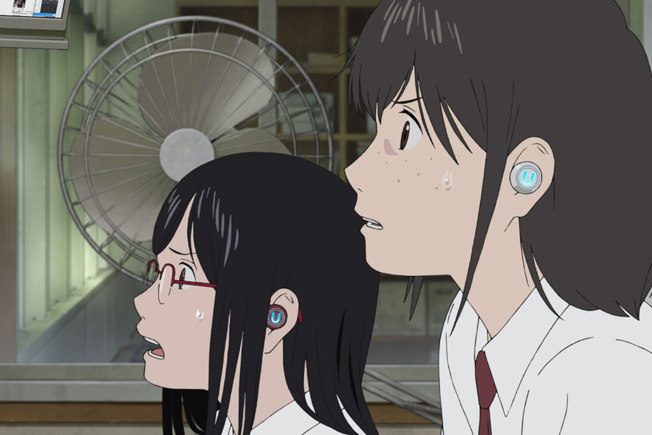 Suzu (r.) und ihre Freundin Hiroka versuchen, das Metaverse zu nutzen, um eine Tragödie zu verhindern.