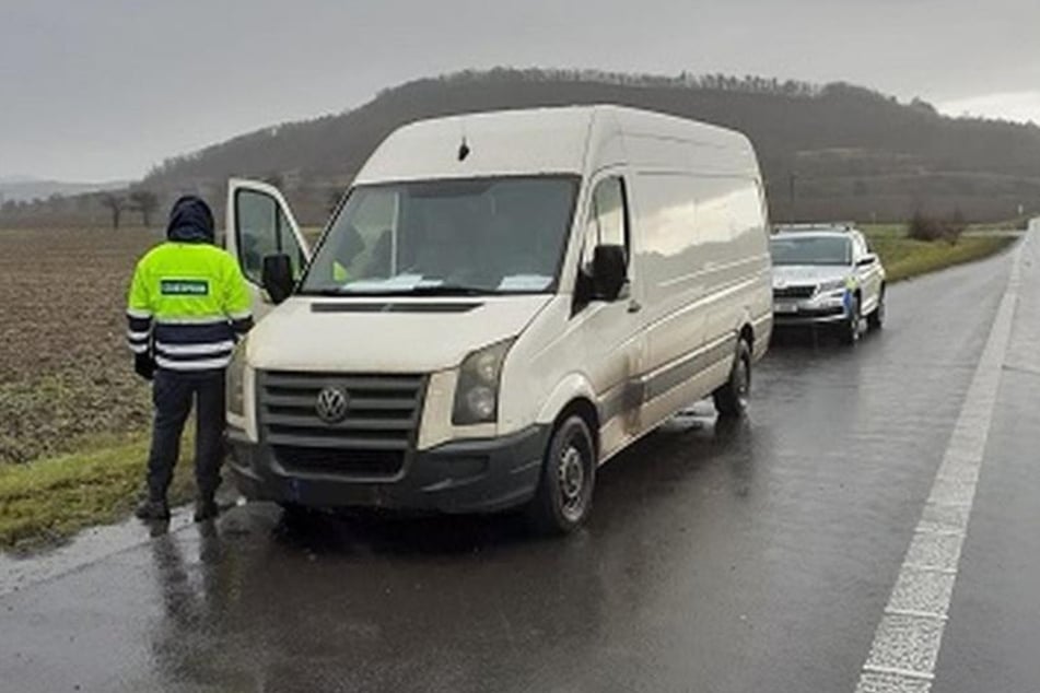 Auch auf kleinen Landstraßen: Der Zoll führt derzeit flächendeckend mobile Kontrollen im Böhmischen durch.