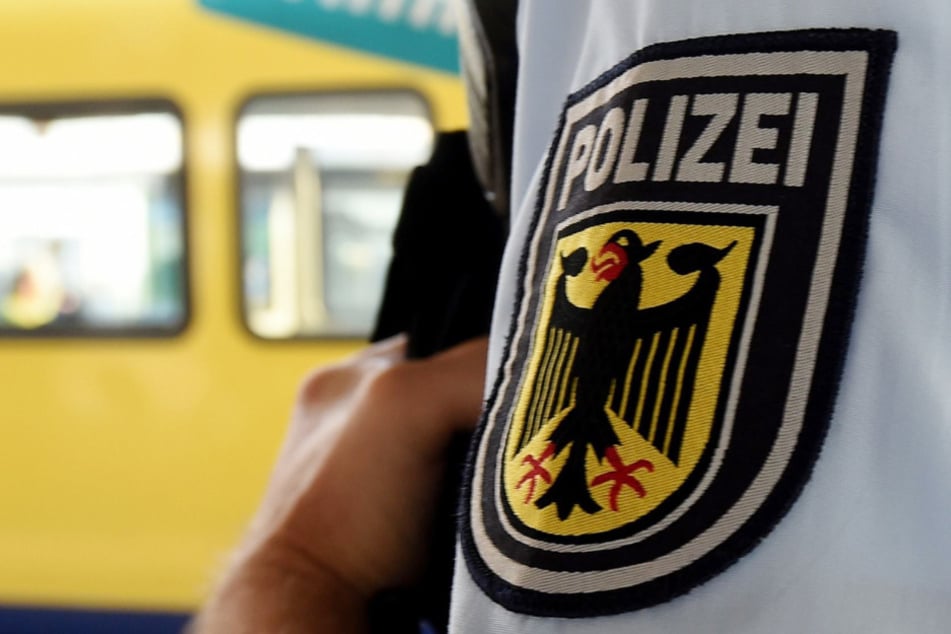 Der Beschuldigte (34) war kein Unbekannter. Jetzt wird gegen ihn wegen der exhibitionistischen Handlung am Bahnhof ermittelt. (Symbolfoto)