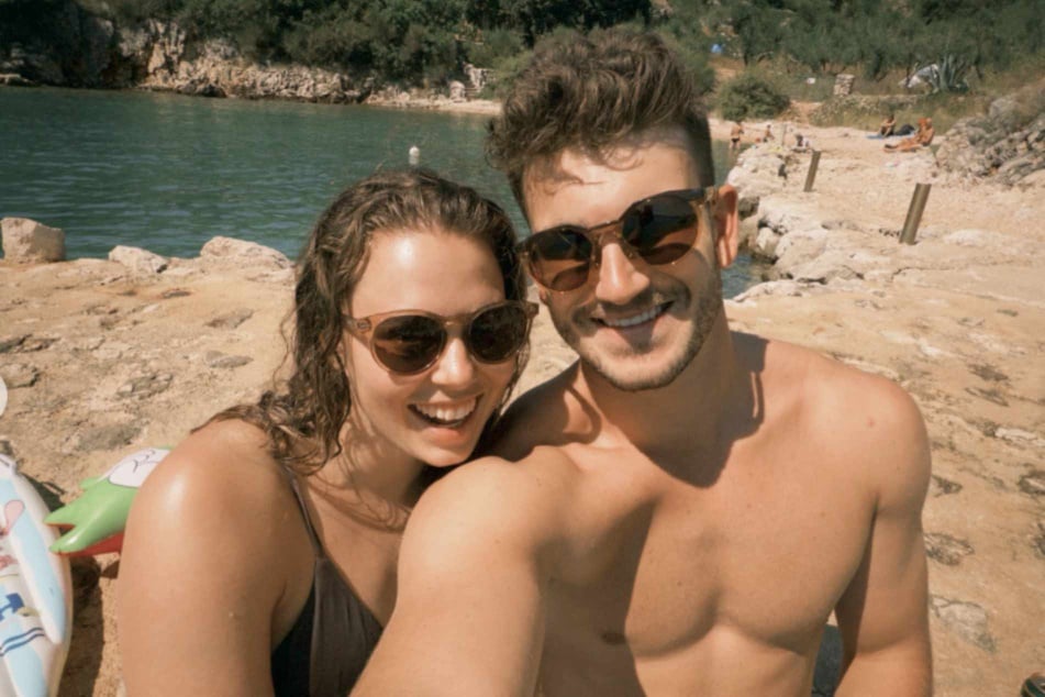 Stephanie Jenal (28) und Stefan Eichberger (25) zeigen sich im gemeinsamen Urlaub auf Instagram.