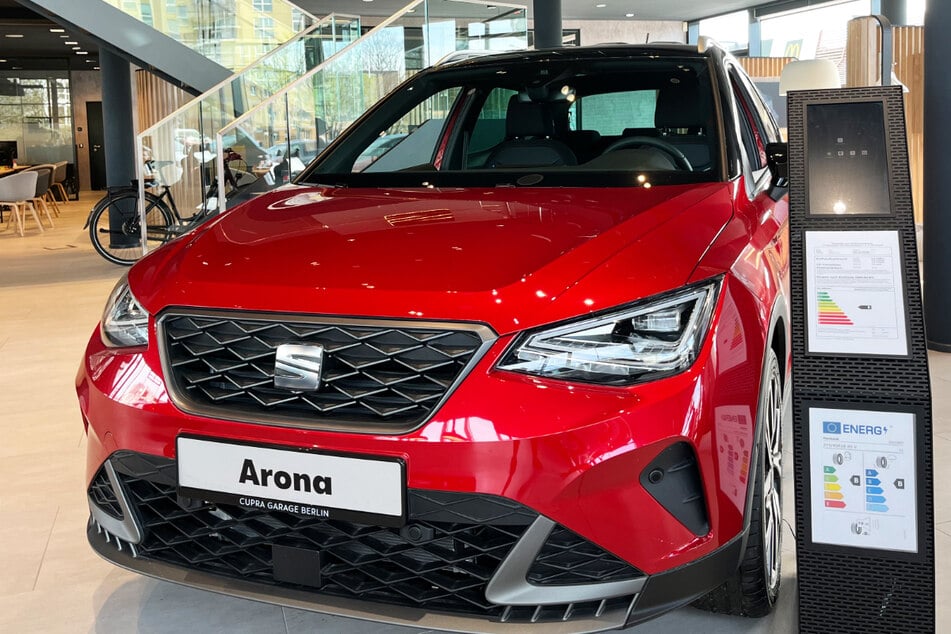 SEAT Arona is a small SUV and therefore suitable for narrow city traffic.