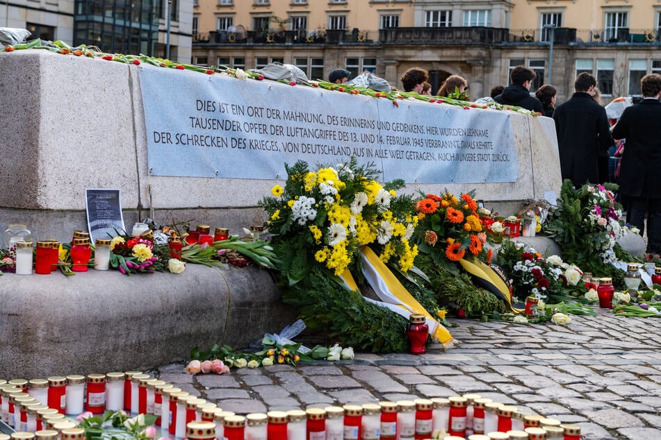 Dresden: Ärger am Mahnmal! Frauen randalieren an Gedenkstelle auf dem Altmarkt