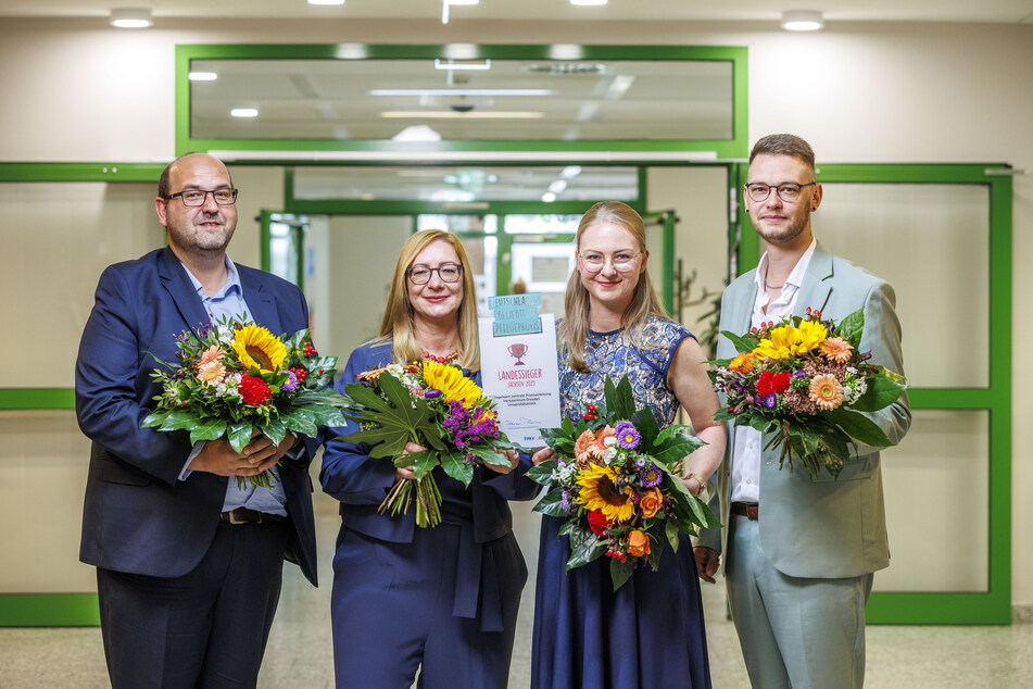 Die Gewinner Ralf Hantsch (48, v.l.), Yvonne Thronicker (53), Katharina Kleiner (36) und David Klee (34) von der zentralen Praxisanleitung freuen sich schon auf den Bundesentscheid.