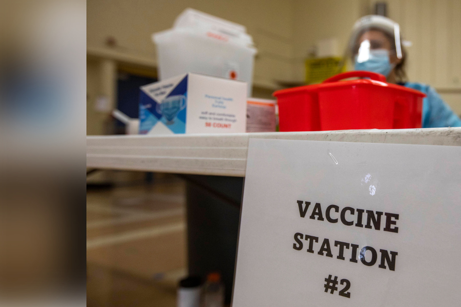 Parents sue LA and San Diego school districts over vaccination mandate