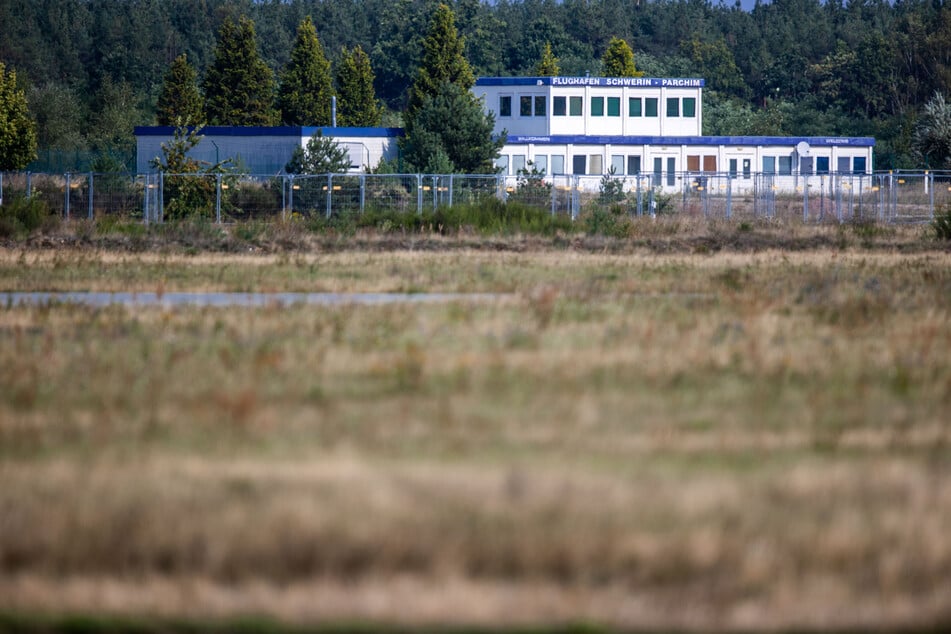 Bald Drohnen und Flieger? Deutsche Marine prüft Flughafen im Norden