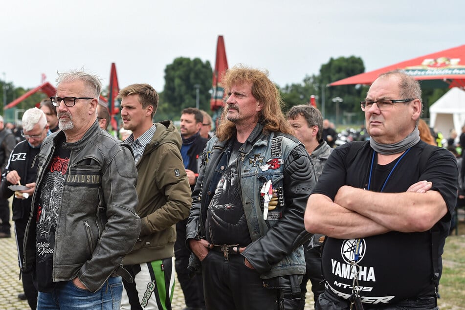 Über 1100 Biker fuhren durch Dresden. Die Tour wurde von der Polizei begleitet.