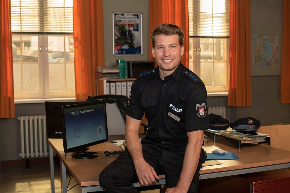 Seit der 16. Staffel spielt Raúl Richter (39) den Polizeiobermeister Nick Brandt.