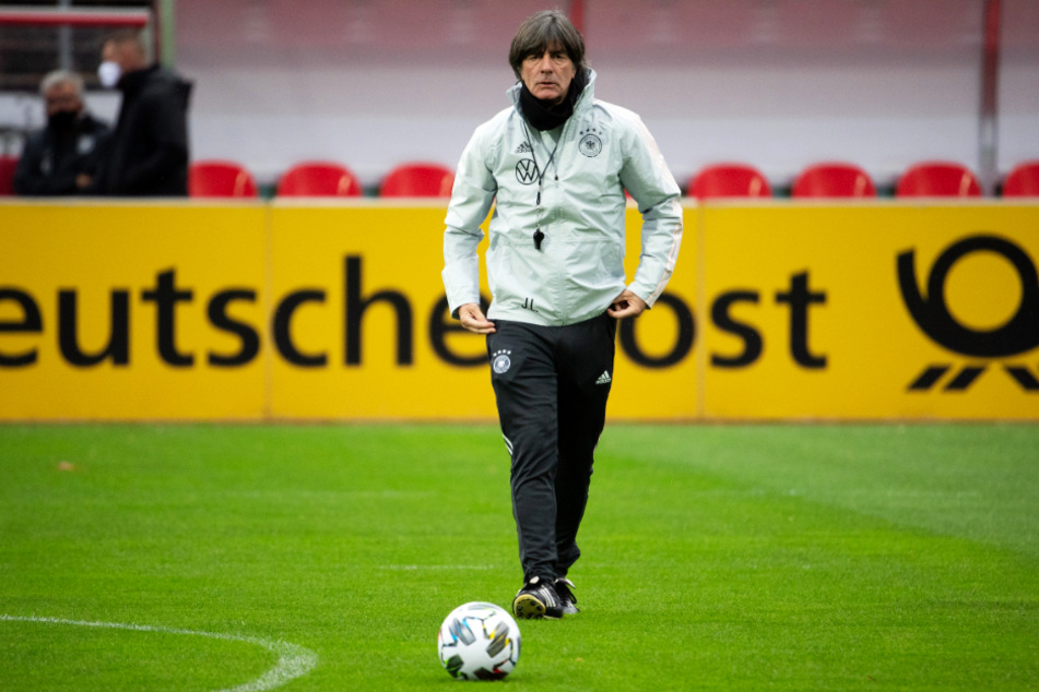 DFB-Bundestrainer Joachim Löw (60) verzichtet gegen die Ukraine auf fünf Spieler, bekommt aber auch einige Leistungsträger hinzu.