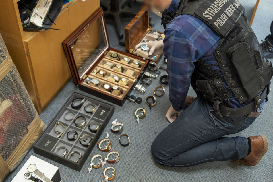In Polen sind Uhren und andere Schmuckstücke aufgetaucht. Sie stehen vermutlich in Verbindung zu dem Juwelier-Raub in Leipzig.