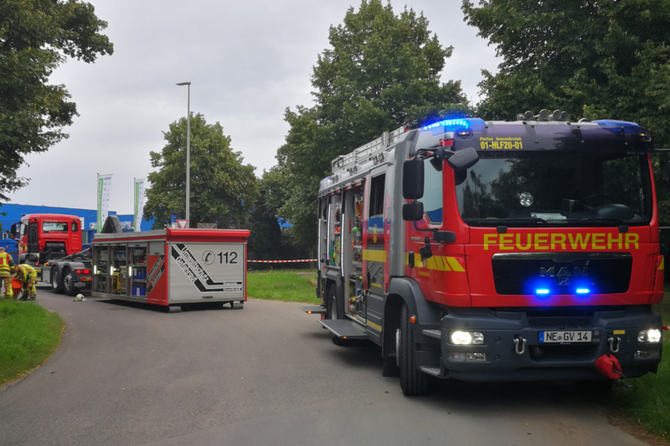 Ein Bierlaster verursachte einen Großeinsatz der Feuerwehr Grevenbroich.