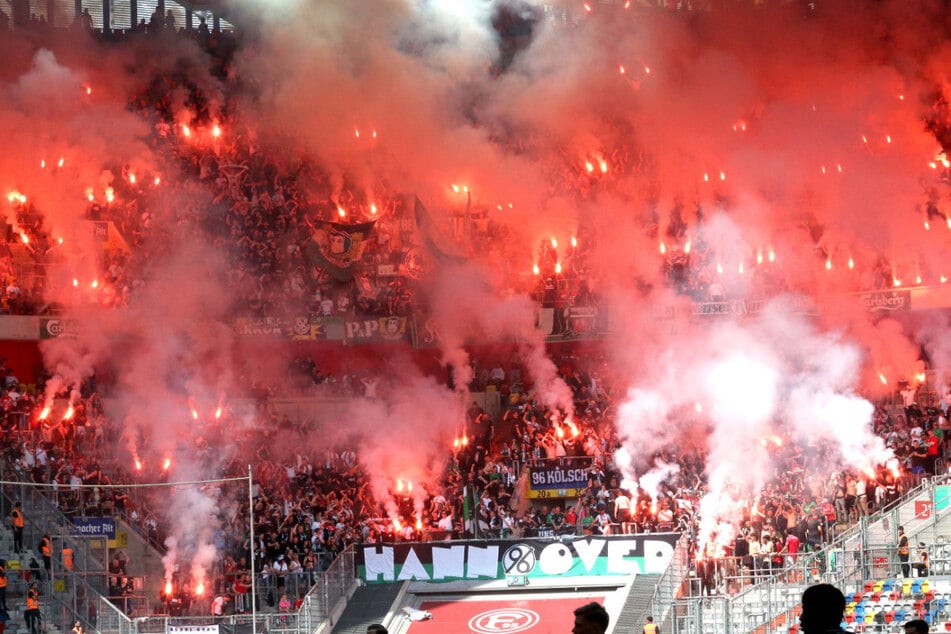 Die Fans von Hannover 96 haben sich in der Vergangenheit nicht immer Freunde unter den Veranstaltern und Entscheidern gemacht. (Archivbild)