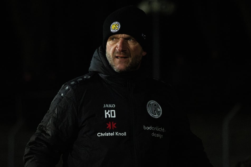 Karsten Oswald (49), Trainer des VFC Plauen war nicht ganz einverstanden mit dem Verhalten einiger Leipziger.