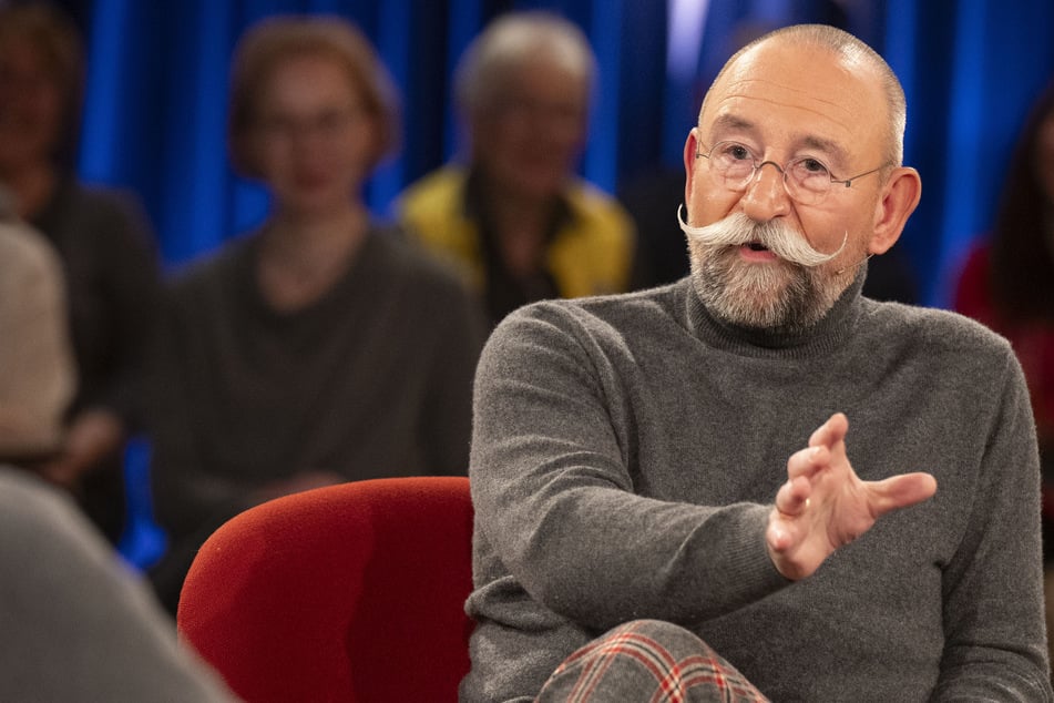 Der Bartwuchs von "Bares für Rares"-Moderator Horst Lichter (63) war im "Kölner Treff" großes Thema.