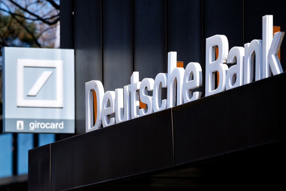 Bei der Deutschen Bank sowie ihrer Tochter Postbank wurde ein massives Datenleck entdeckt. (Symbolbild)