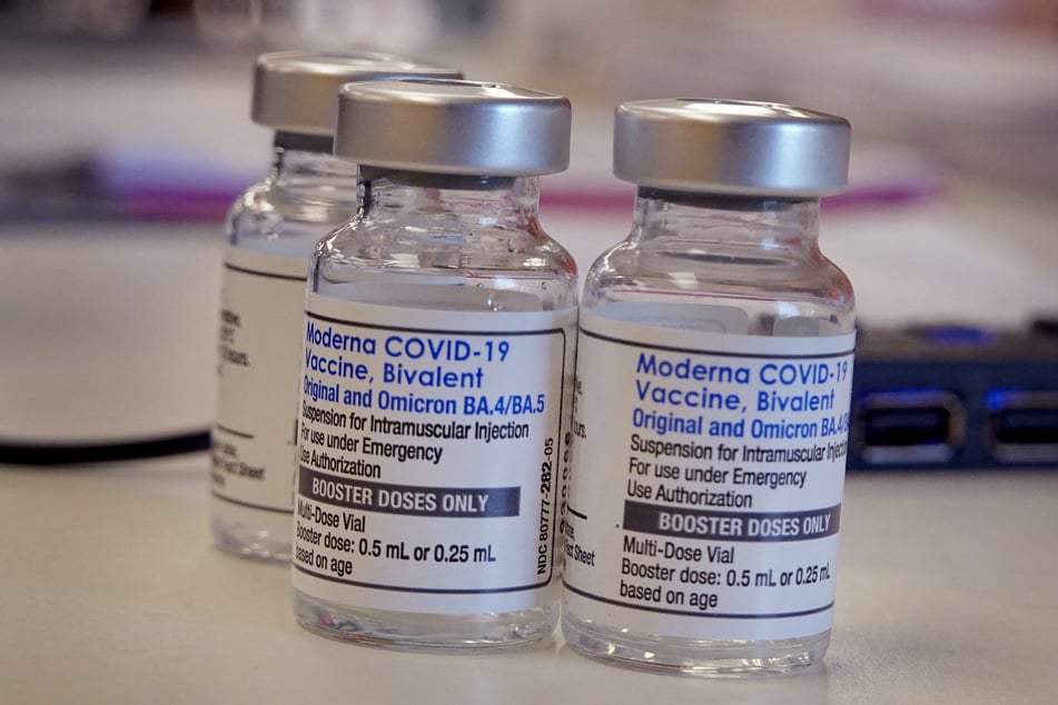 The US will limit routine Covid-19 boosters to people over 65 or those at higher risk of serious illness, senior health officials said Tuesday.