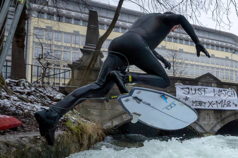 München: Auflagen machen Surfen faktisch unmöglich: Eisbach-Welle wird zum Politikum