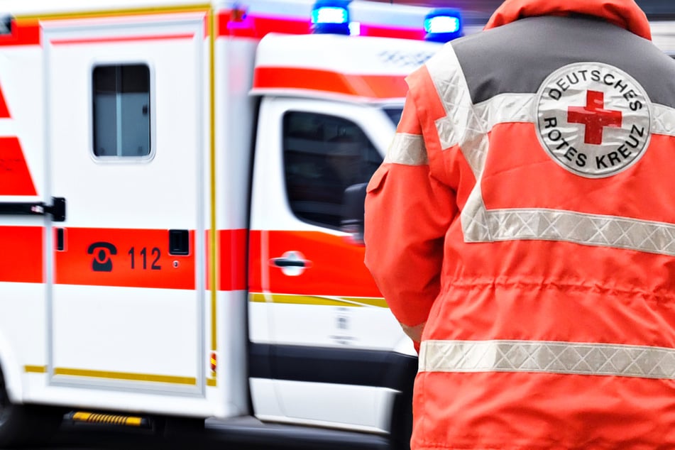 Unfall A5: Auto kracht in Sattelzug: Drei Verletzte bei Unfall auf der A5 bei Niederaula