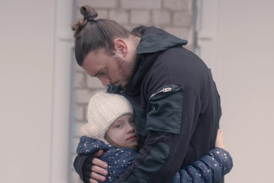 In der Ukraine besuchte Béla Klentze (36) verschiedene Kinderheime, um sich ein eigenes Bild von dem Leid vor Ort zu machen.