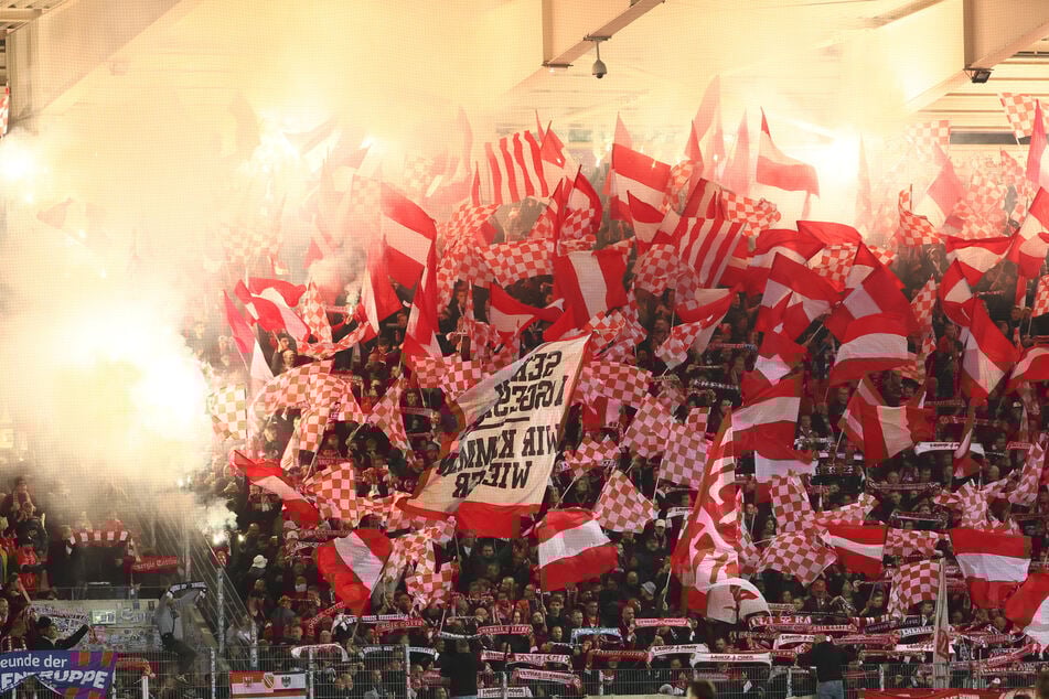 Zuletzt traf der FC Erzgebirge Aue im Rahmen der 3. Liga im Oktober 2024 auf Cottbus. Bei diesem Spiel wurde haufenweise Pyrotechnik gezündet.