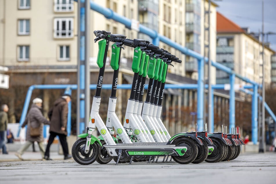 Platzhirsch "Lime" musste vergangenes Jahr seine Roller nach sechs Jahren in Dresden entfernen.
