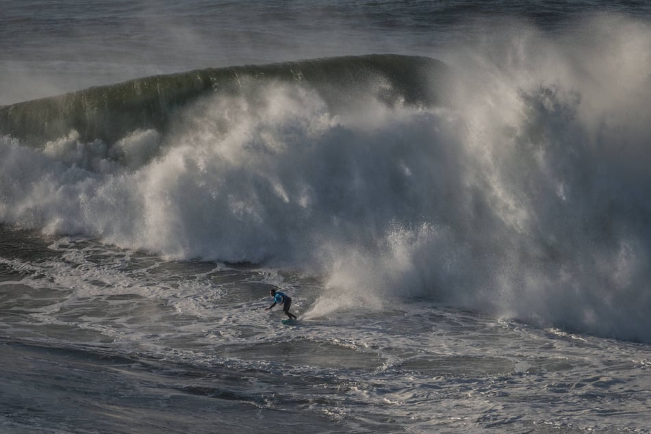 Tragisches Unglück: Erfahrener Surfer stirbt in den Riesen-Wellen von Nazaré