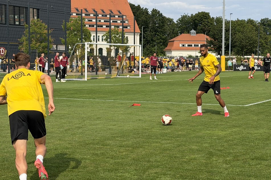 Die ersten Einheiten hat der Linksverteidiger schon absolviert. Jetzt will er sich ins Team spielen.