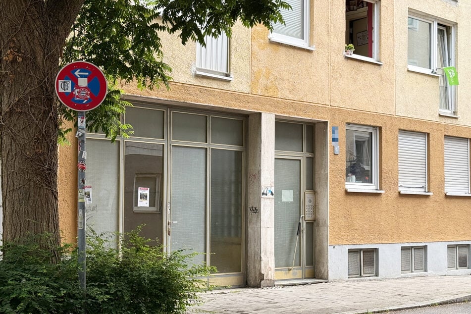 Eine der Messerattacken fand an einer Wohnungstür statt.