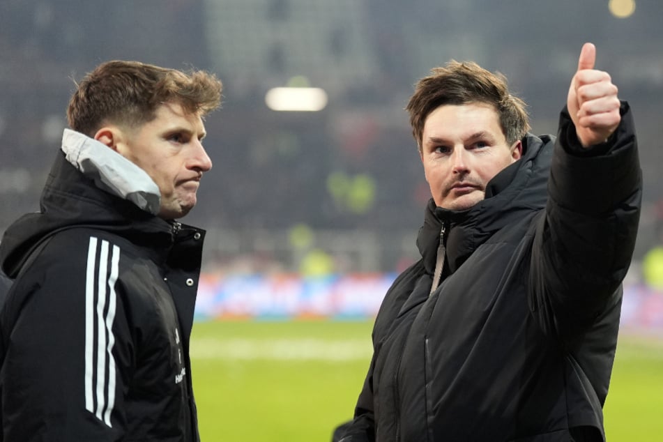 HSV-Coach Merlin Polzin (35, r.) wird am Samstag zum 50. Mal als Cheftrainer der Hanseaten im Einsatz sein.