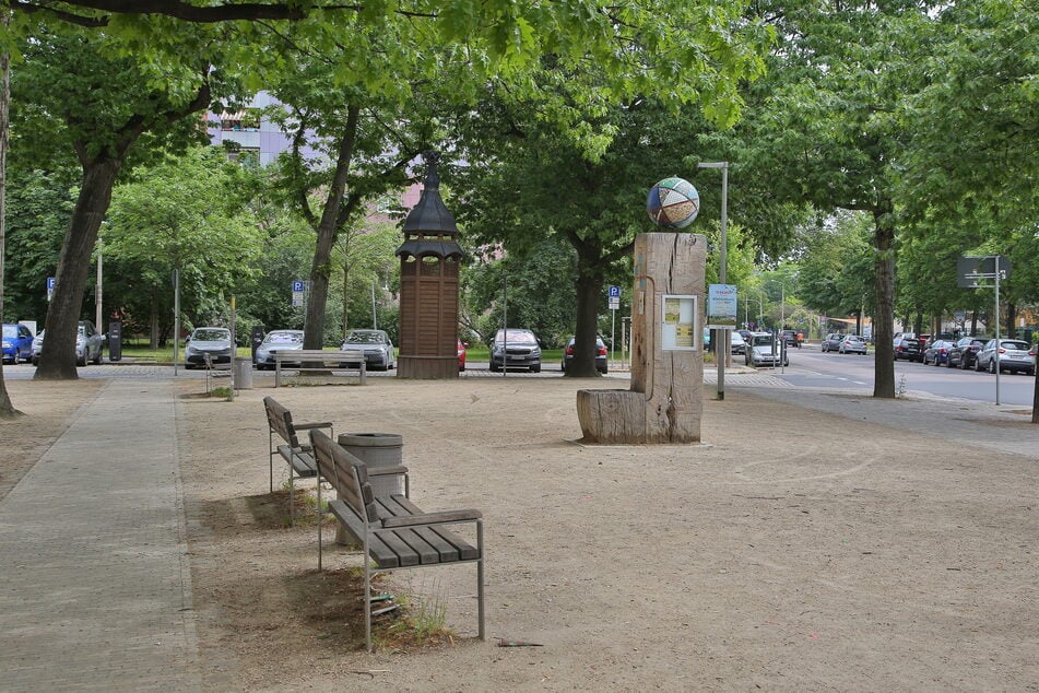 Die beiden Mädchen saßen auf einer Bank am Bönischplatz, als die älteren Frauen sie beleidigten. (Archivbild)