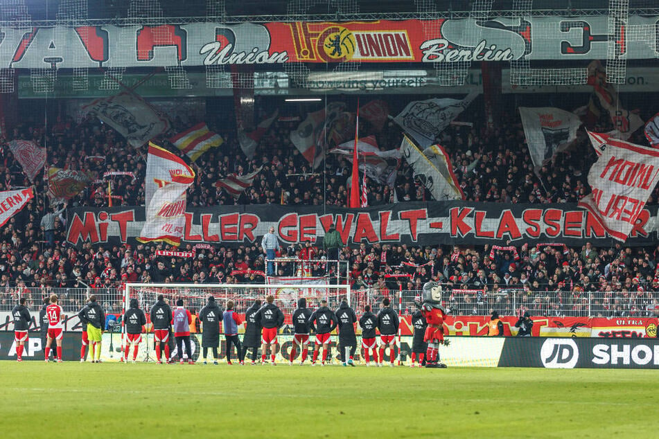 Die Spieler mussten sich am Ende enttäuscht von ihren Fans verabschieden.