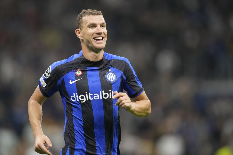 Hat wohl das Interesse vom FC Schalke 04 geweckt: Edin Džeko (39).