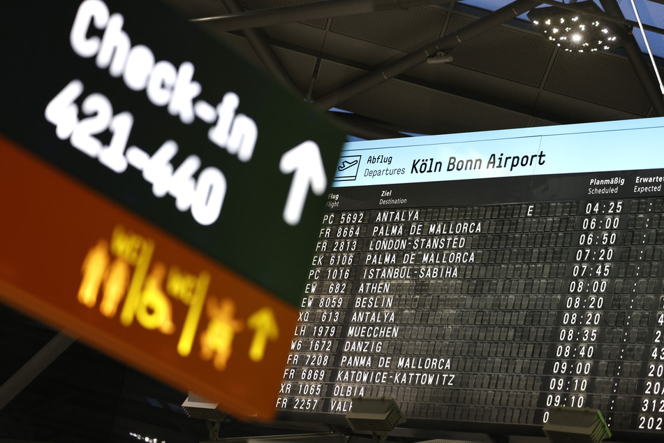 Der Flughafen Köln/Bonn erwartet in den kommenden sechseinhalb Wochen rund 1,7 Millionen Reisende.