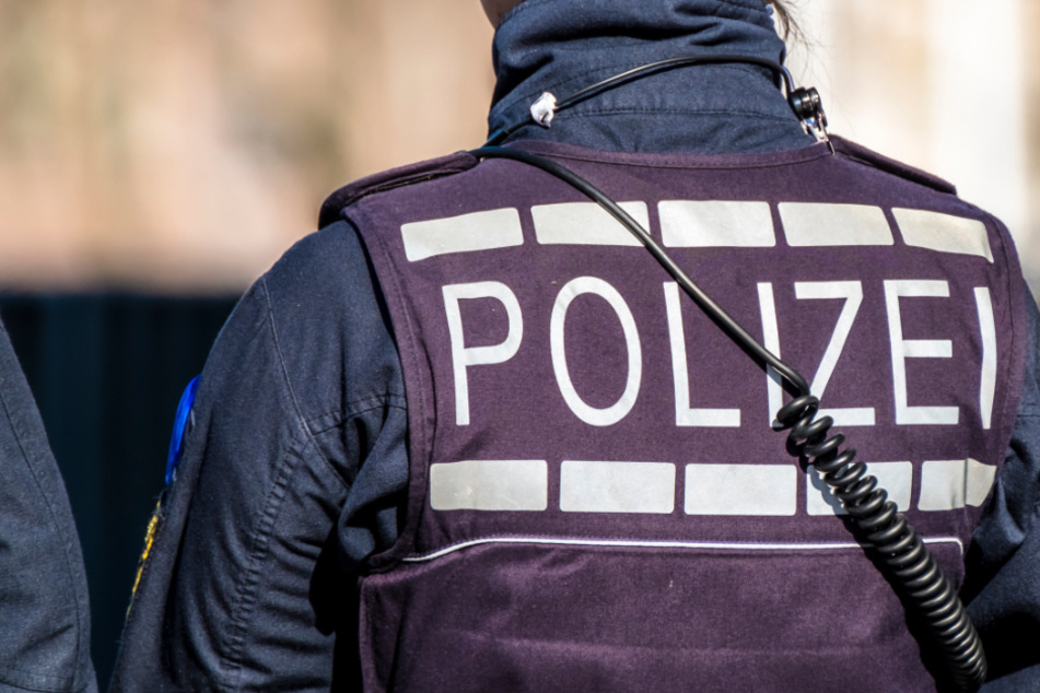 Etwa 150 Beamte sollen an dem Einsatz beteiligt gewesen sein. (Symbolbild)