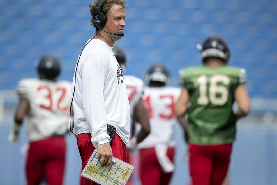 Ole Miss head coach Lane Kiffin is set to lead the fully-vaccinated "Rebels" on the field in hopes of a national championship in 2021.