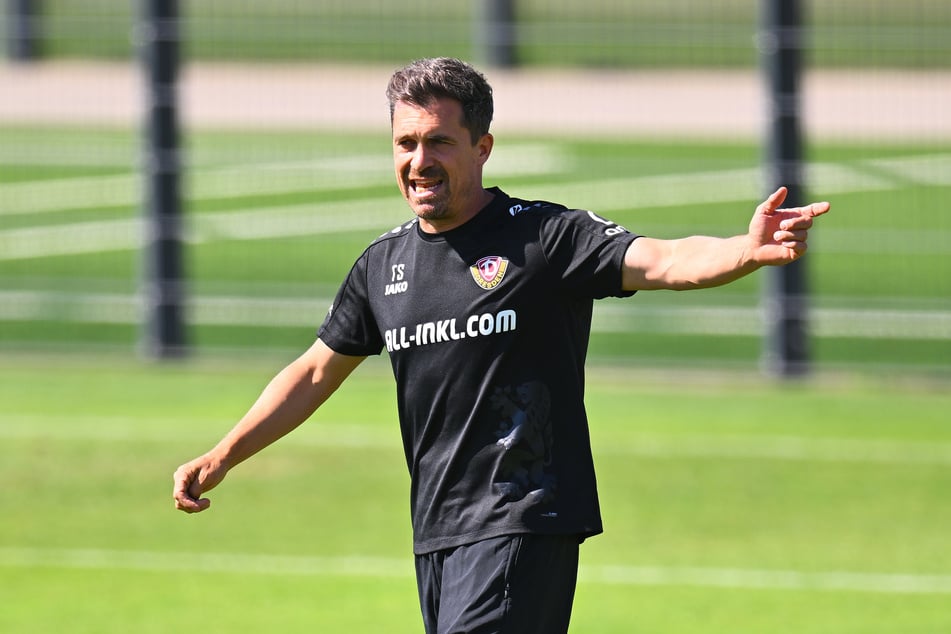 Trainer Thomas Stamm (43) verriet, dass Bünning schon unter der Woche im Trainingszentrum vorbeigeschaut hat.