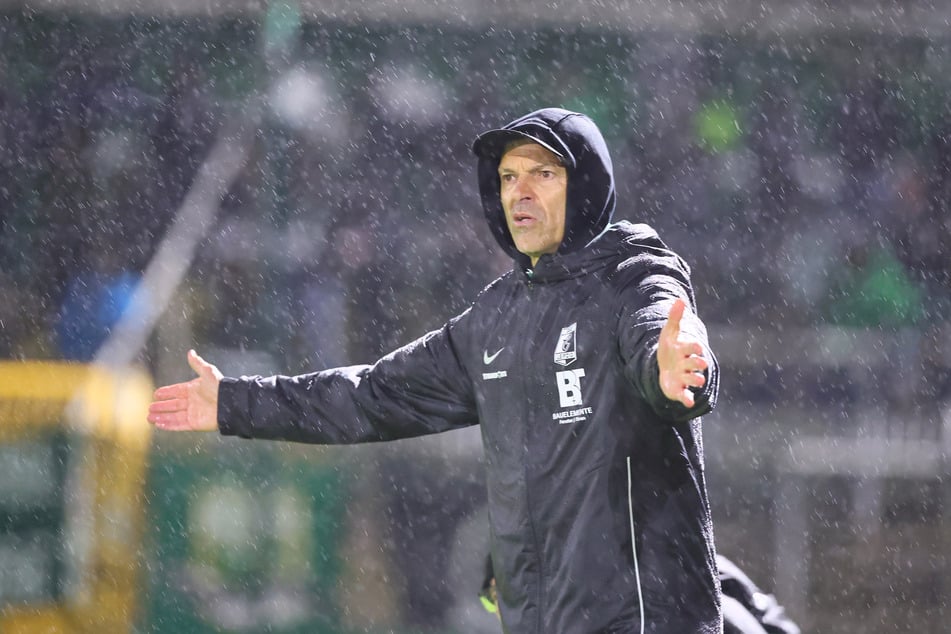 BSG-Trainer Alexander Schmidt konnte mit der Leistung seiner Jungs nicht zufrieden sein.